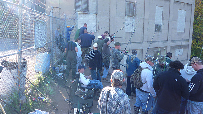 The Dam Crowd2.JPG